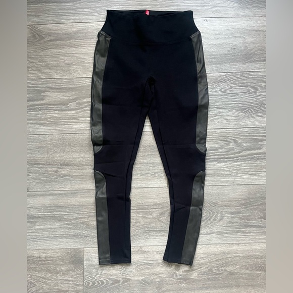 SPANX Ponte Faux Leather Moto Panel Black Leggings Size Small - Picture 1 of 8